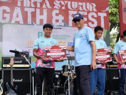 Dukung Pendidikan Generasi Muda: Perum Jasa Tirta II Serahkan Beasiswa Atlet Berprestasi