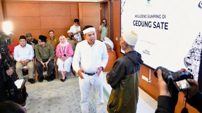 Dedi Mulyadi Serahkan Bantuan Rp10 Juta per KK untuk Korban Longsor Cibogo Lembang, Siapkan Relokasi Rumah Permanen